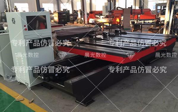  操作沖床自動沖料機時應該注意什么？